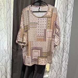 Yahada medium dress shirt. Flowy sleeve